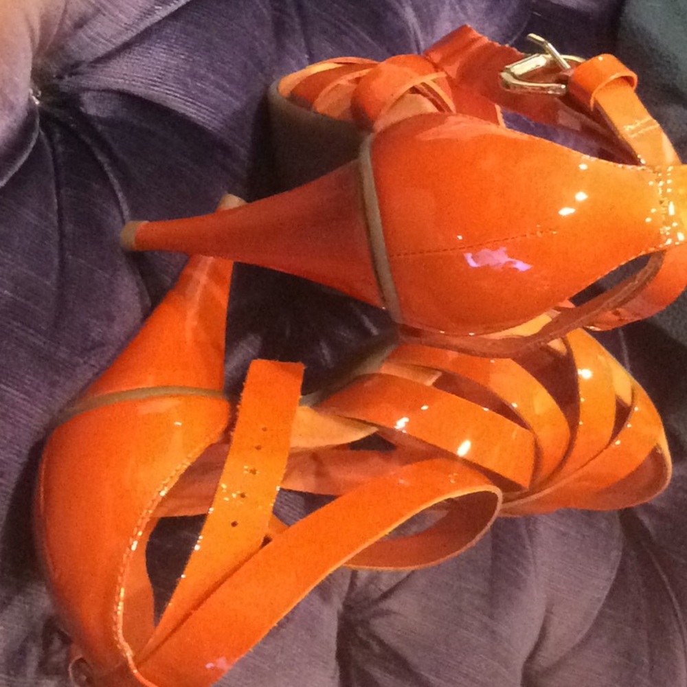 KORS Michael Kors orange strappy sandals - Picture 3 of 8